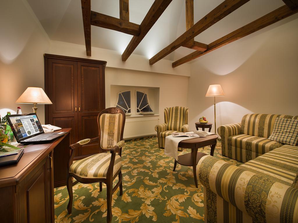 Ea Hotel Elefant Karlovy Vary Szoba fotó
