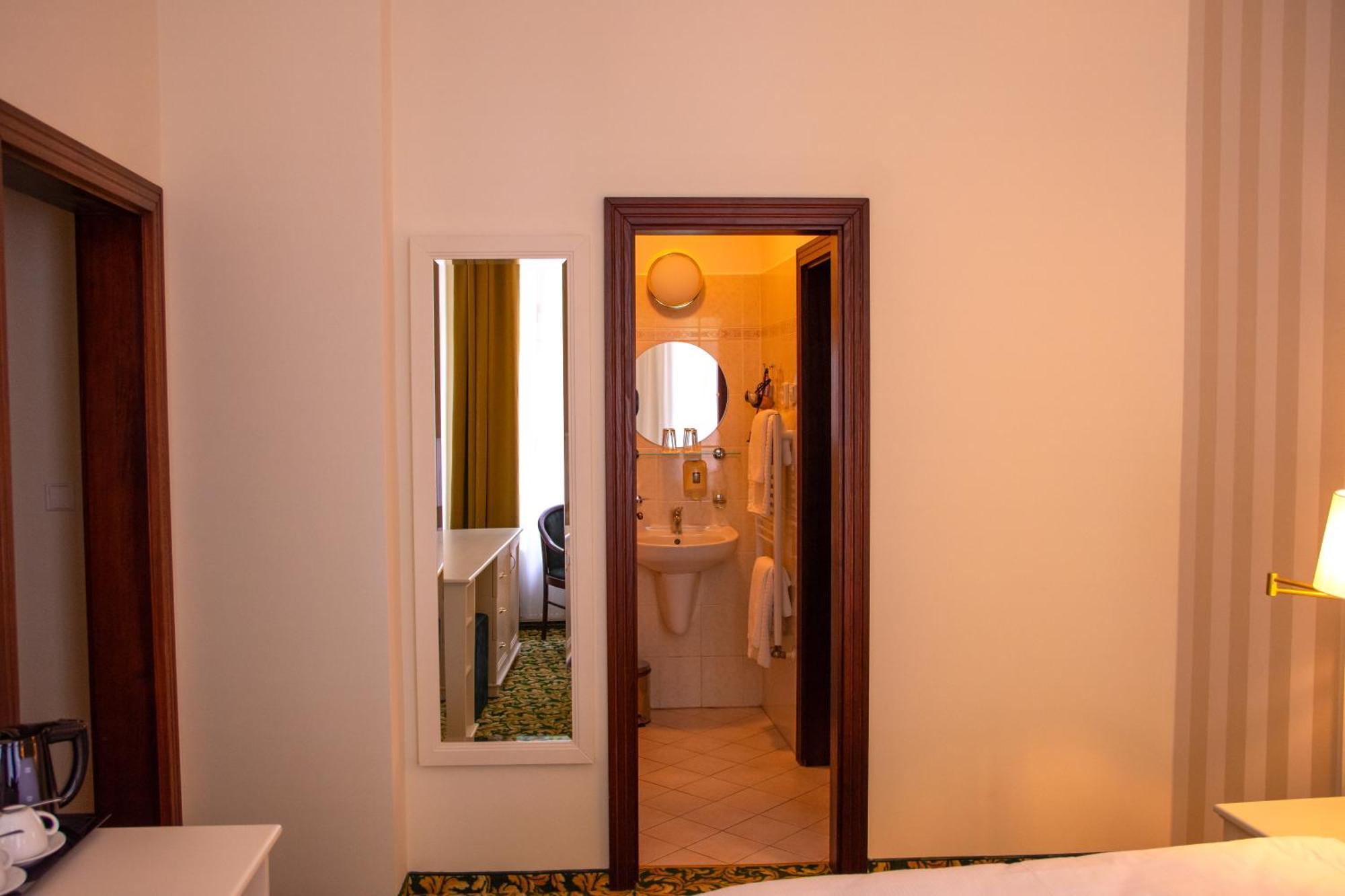 Ea Hotel Elefant Karlovy Vary Kültér fotó